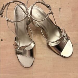 NEW NINE WEST Champagne Gold Straply Heel Sandals Size 11 Women Bow Heels 4”